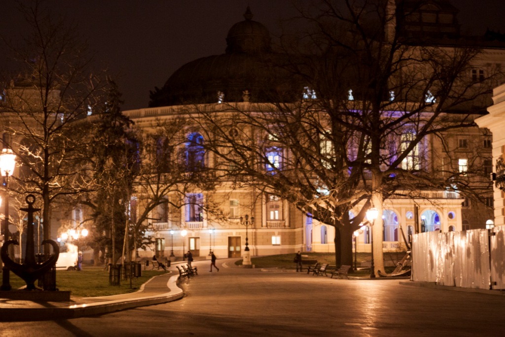 centro de Odessa na Ucrânia, viajem, viajar para europa, viajem para ucrania, turismo na ucrania, pontos turisticos da ucrania, praia de odessa, luz, cidade iluminada centro de odessa, ucrânia, viajem